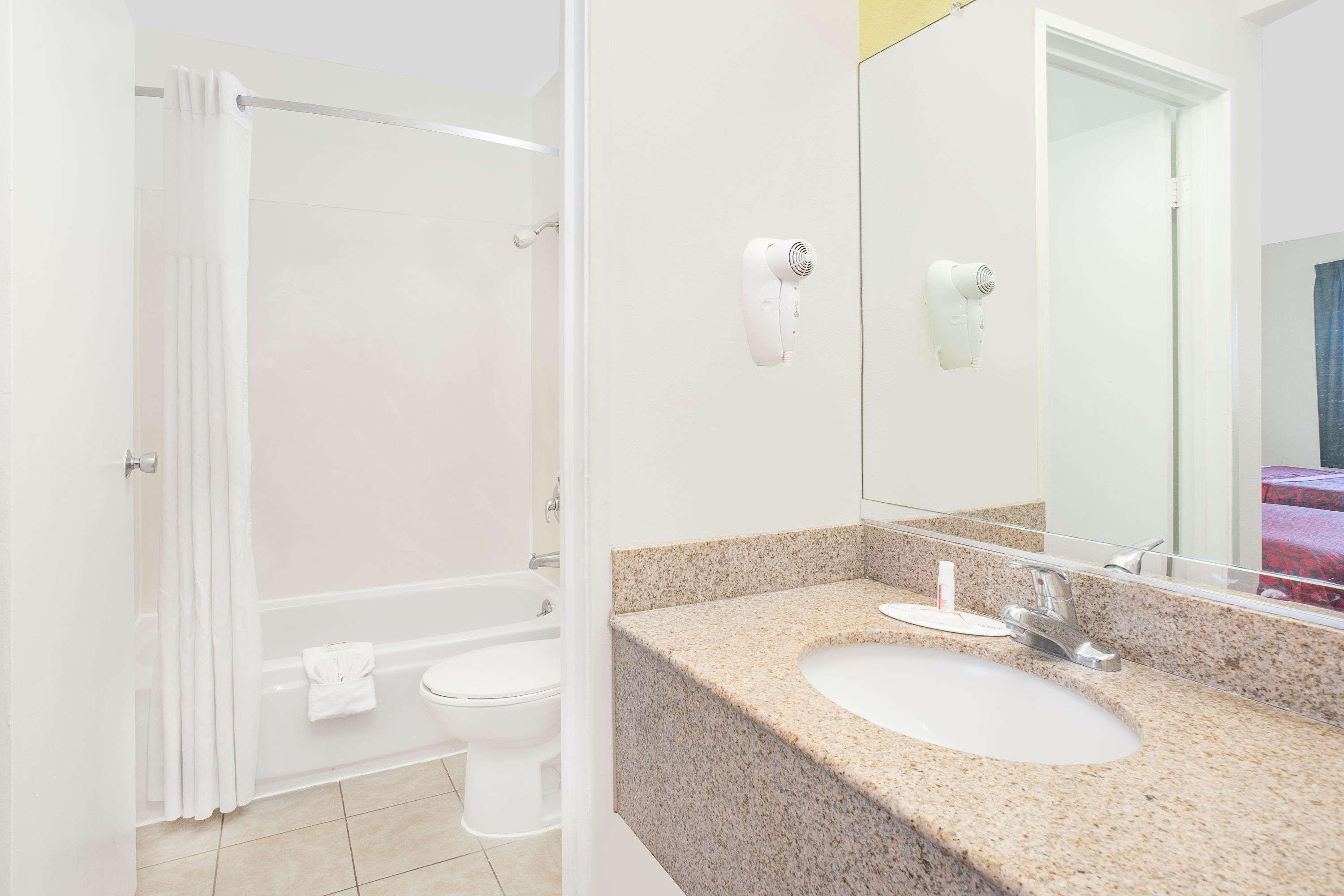 Days Inn By Wyndham Turlock Exterior foto