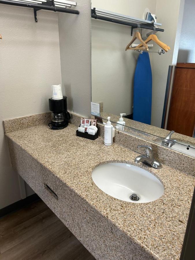Days Inn By Wyndham Turlock Exterior foto